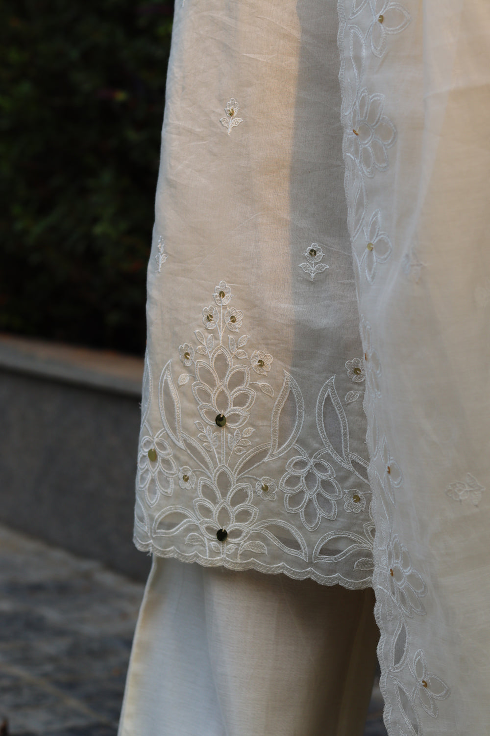 Off-White Embroidered Kurta Pants Set