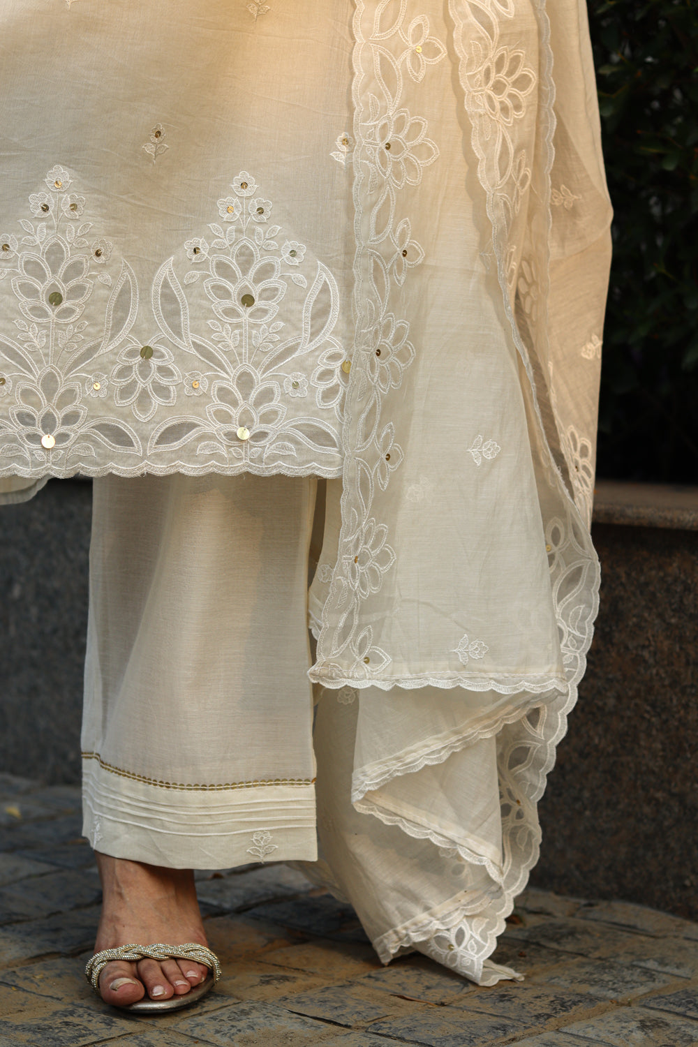 Off-White Embroidered Kurta Pants Set