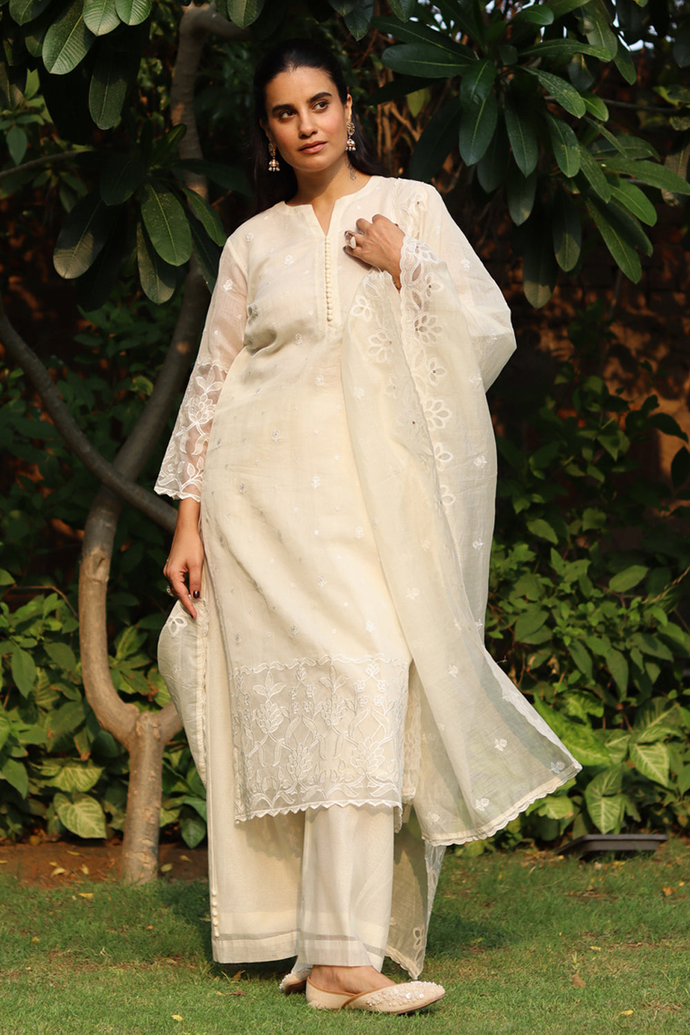 Off-White Embroidered Kurta Pants Set