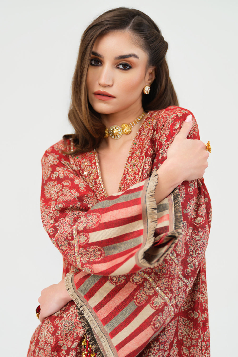 Arushi Mehra In Our Inaaya Embroidered Shawl Kaftan (Red)