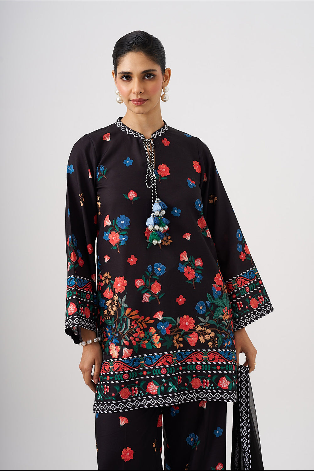 Full Sleeves Black Kurta With Pants And Dupatta